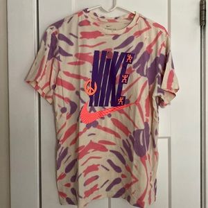 Men’s Nike graphic tee